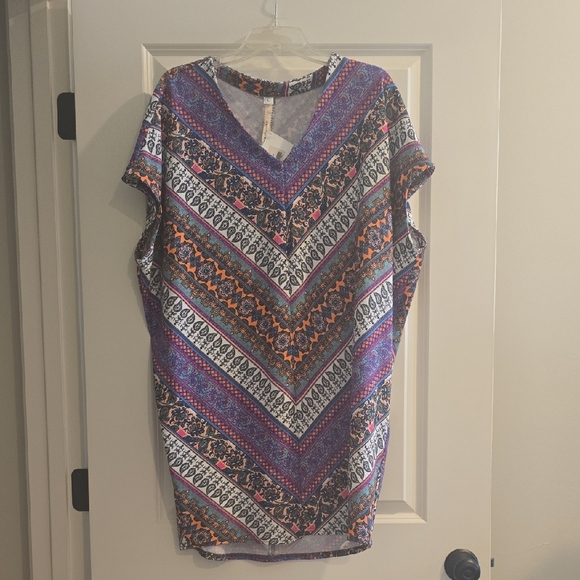 Uncle Frank Multicolor Chevron V-Neck Blouse - Picture 1 of 1